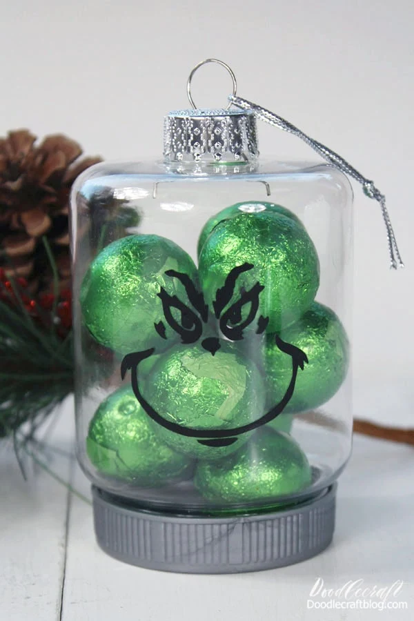How to make a grinch ornament with cricut electronic cutting machine and vinyl