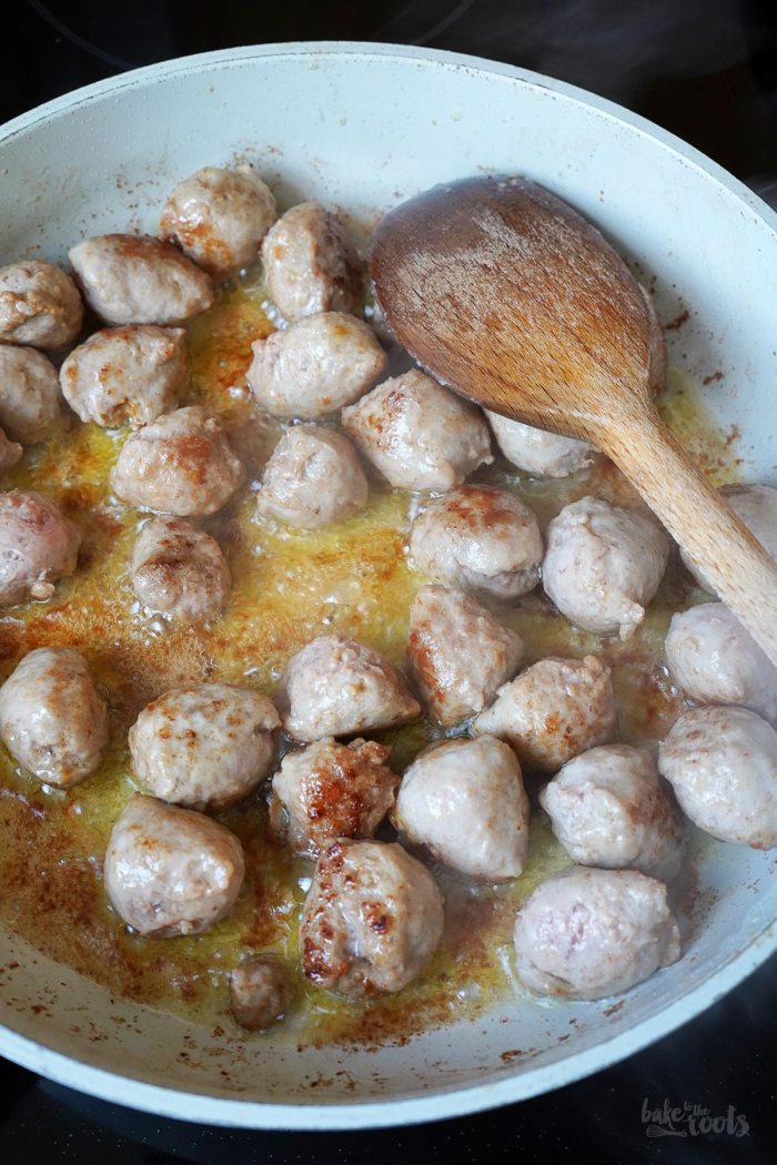 Sausage Stroganoff mit Schupfnudeln | Bake to the roots