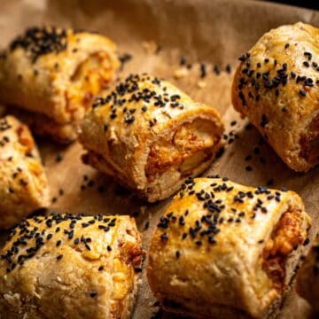 featured image cheese and onion rolls
