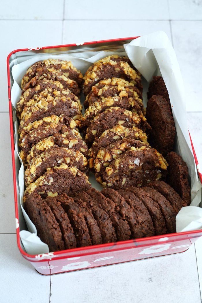 Slice 'n' Bake Xmas Cookies | Bake to the roots