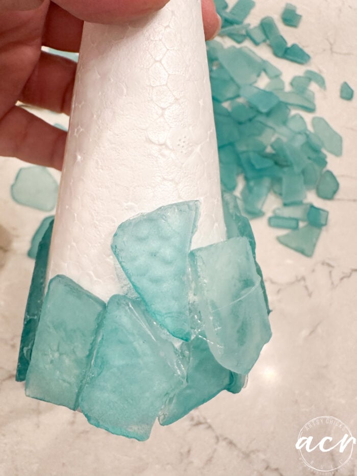 showing how to fit glass pieces together
