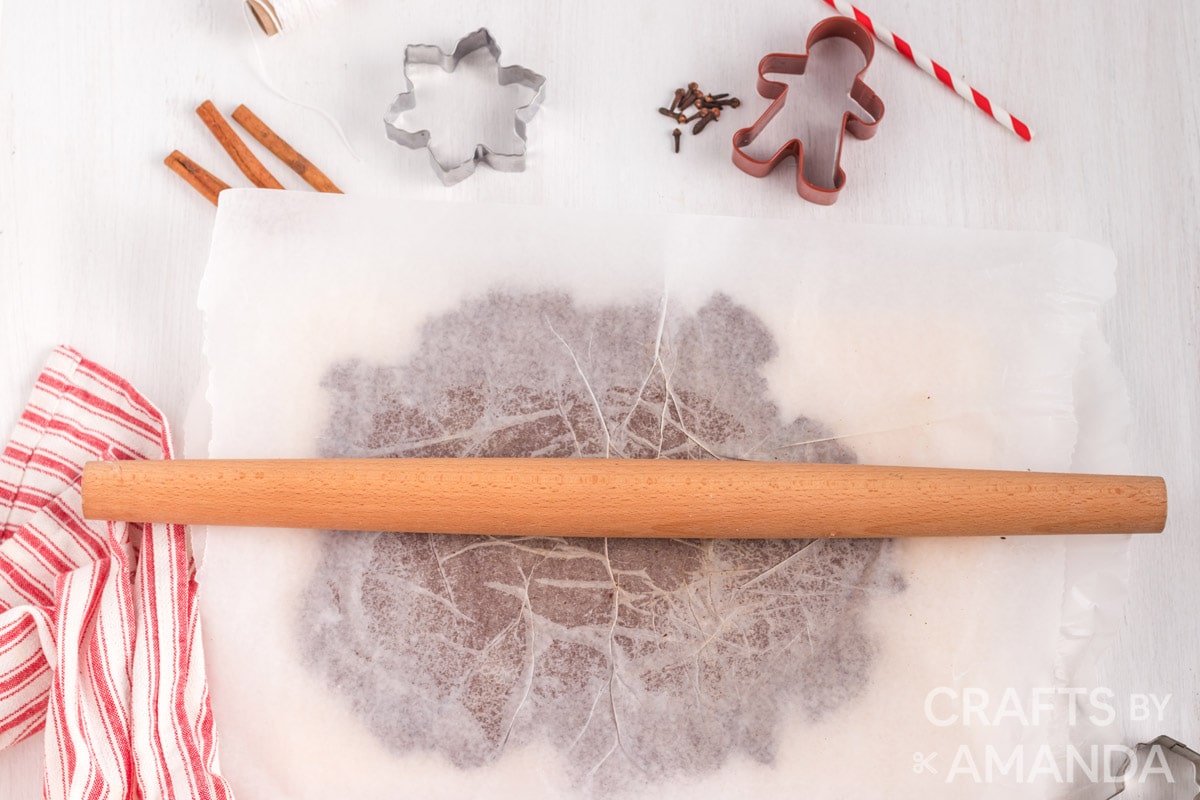 rolling cinnamon dough