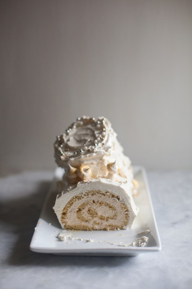 White Yule Log (Buche de Noel)