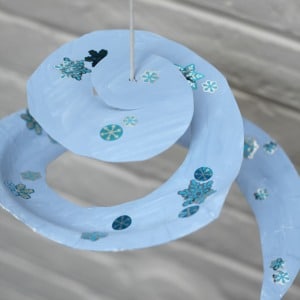 Snowflake Paper Plate Twirler 300