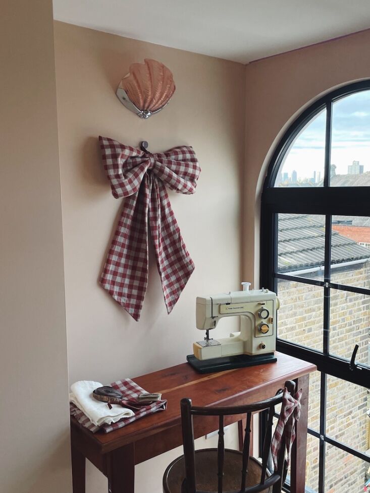 DIY: Oversized Festive Bows from the Thread Maker in London