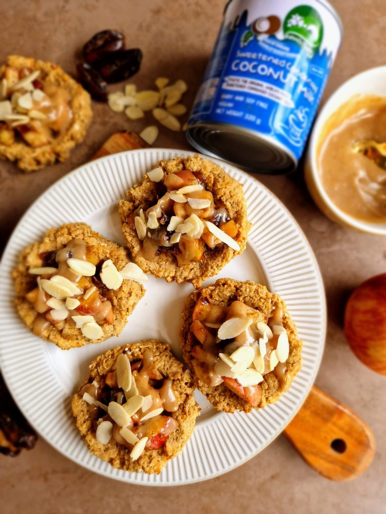 SPICED APPLE OAT COOKIES – Indulging Innocently Recipes by @SpamellaB