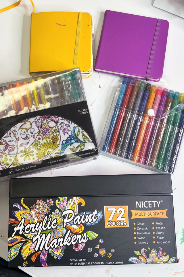 Sticker Doodles – A relaxing sticker craft idea for art journaling!