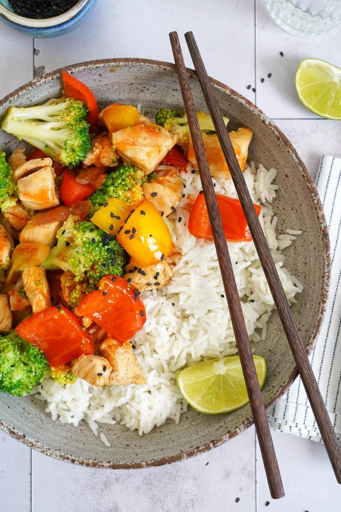 Sweet ‘n’ Spicy Chicken with Veggies & Coconut Rice