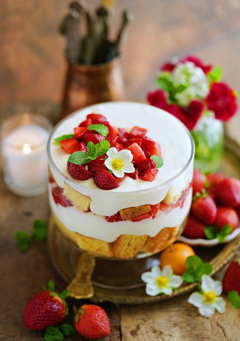 Eggless Strawberry Cheesecake Trifle