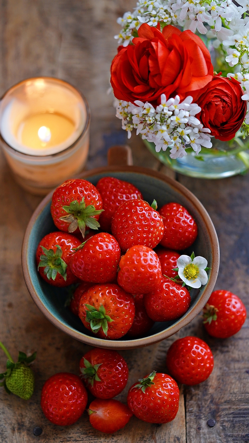 Eggless Strawberry Mousse ... fresh & exciting. Make it for Mother's Day! 9 Strawberries in season
